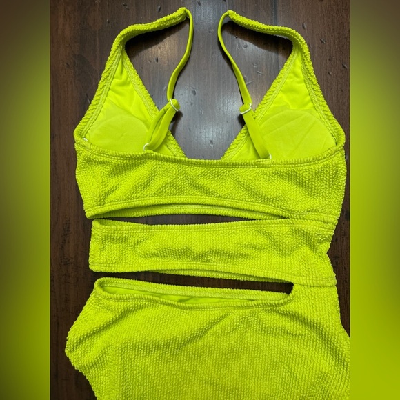 Bar III Cut Out One Piece Swimsuit Size S Chartreuse Lime Green Neon Monokini - Picture 7 of 16